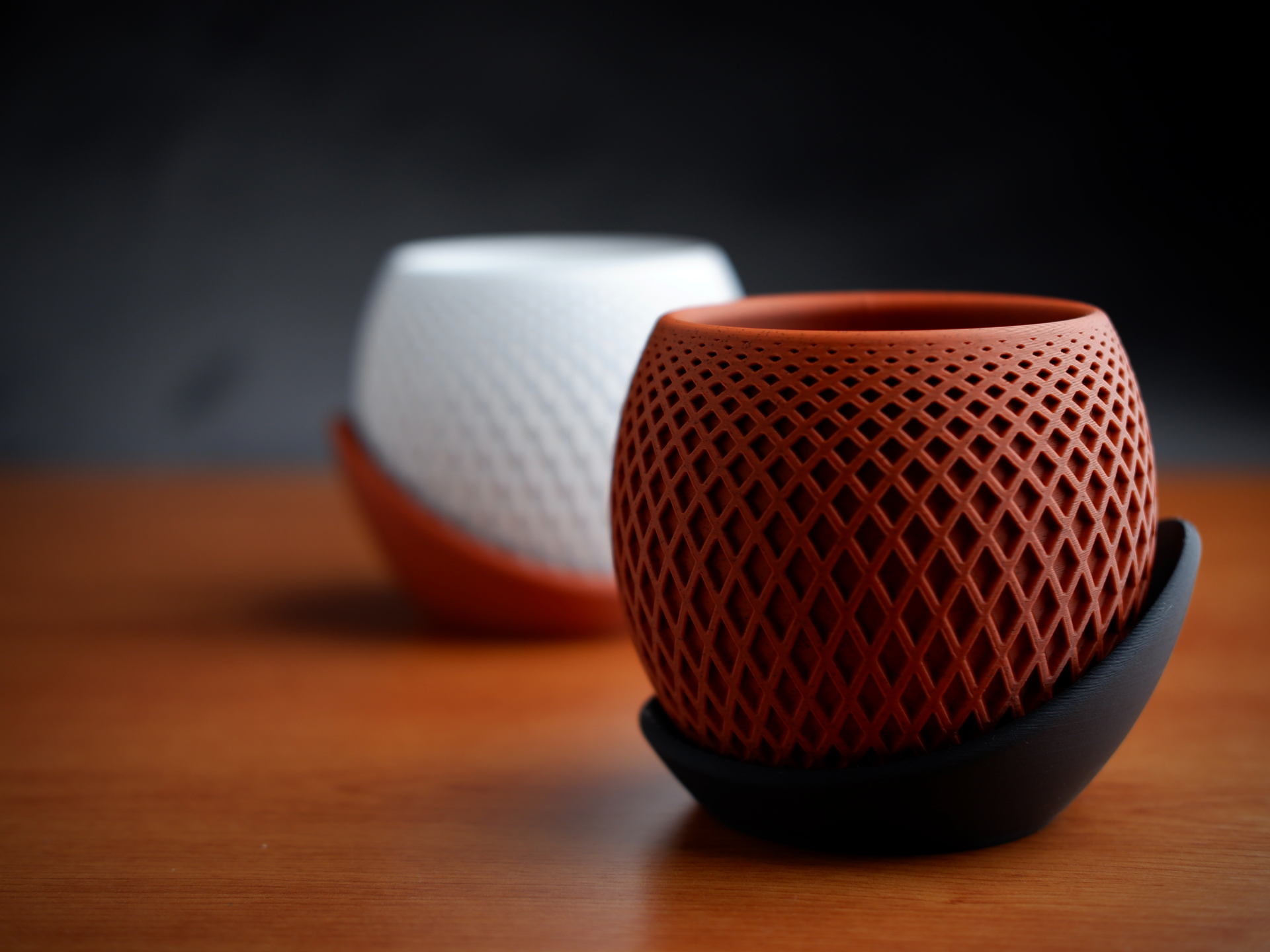 Vaso Decorativo para Plantas com Drenagem e Prato | Cachepô Moderno Vazado para Suculentas e Flores